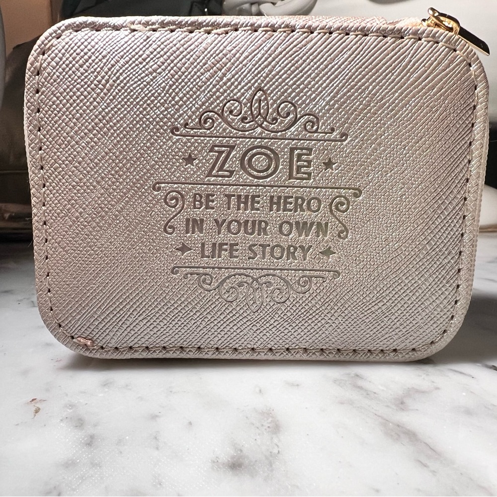 Fabulous Travel Jewelry Organizer: perfect inside. Lite & great for travel.